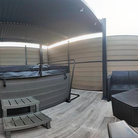 La Kaz Rhumantique Sauna And Spa Privatif La Rivière-Saint-Sauveur المظهر الخارجي الصورة