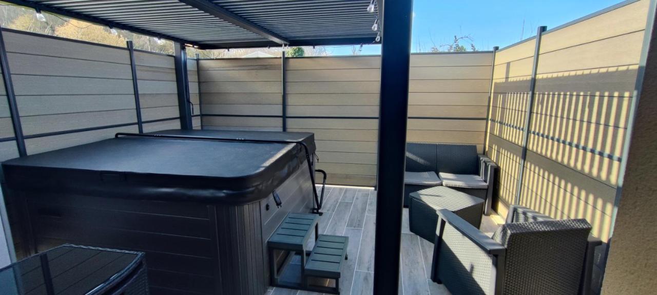La Kaz Rhumantique Sauna And Spa Privatif La Rivière-Saint-Sauveur المظهر الخارجي الصورة