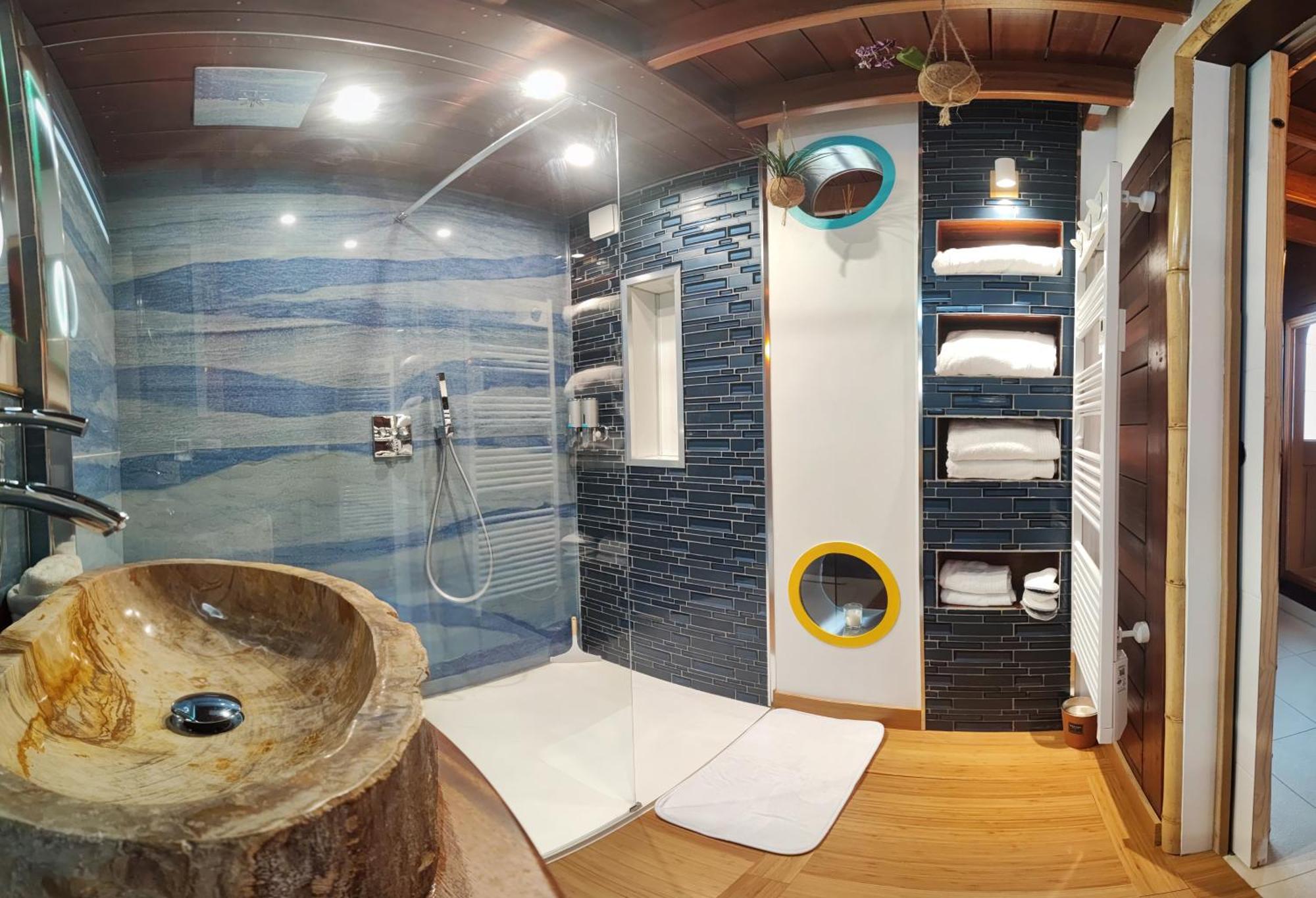 La Kaz Rhumantique Sauna And Spa Privatif La Rivière-Saint-Sauveur المظهر الخارجي الصورة