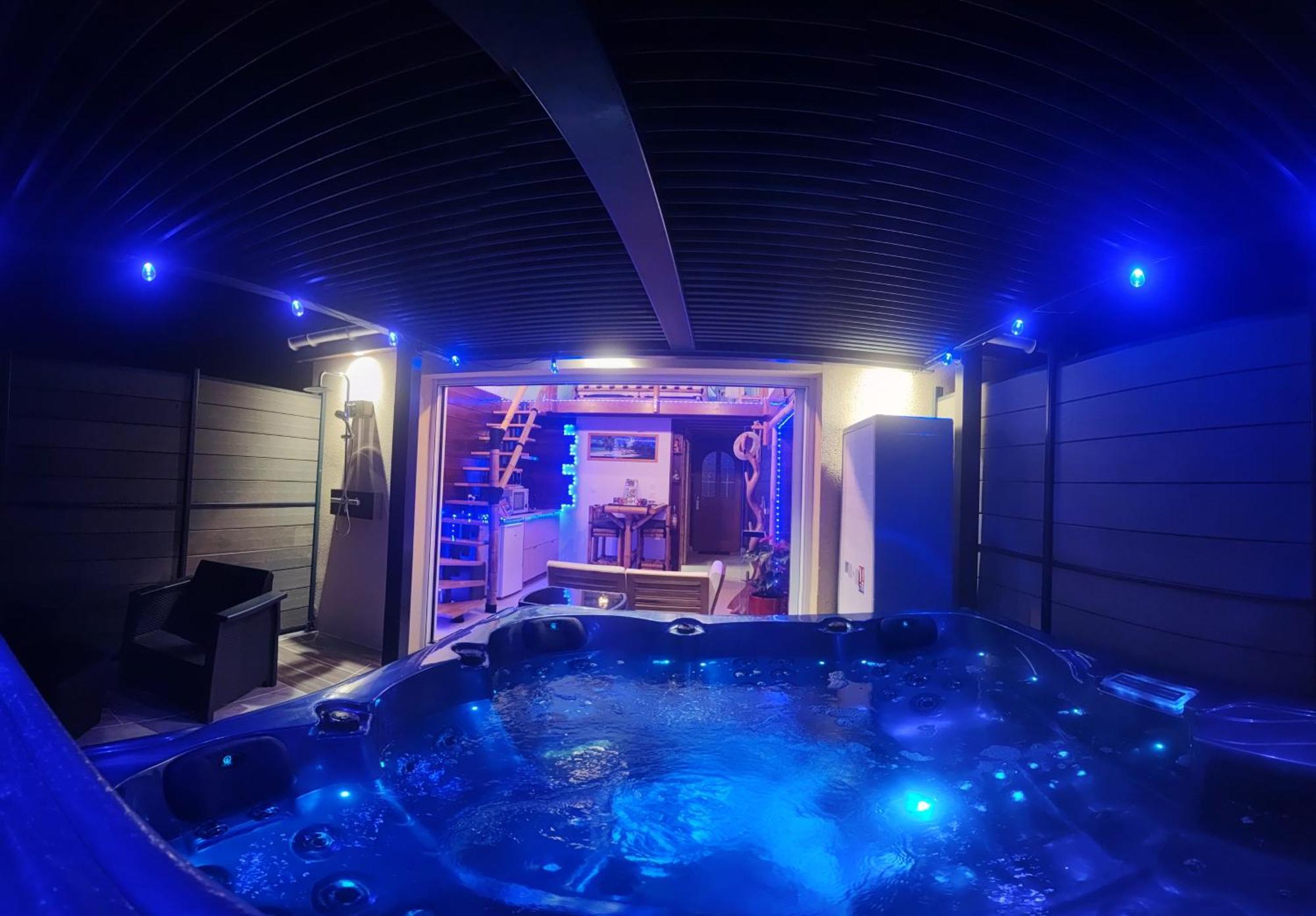 La Kaz Rhumantique Sauna And Spa Privatif La Rivière-Saint-Sauveur المظهر الخارجي الصورة